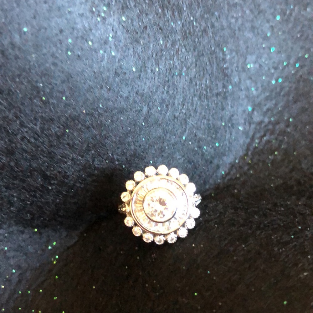 Ring - Picture 4 of 5